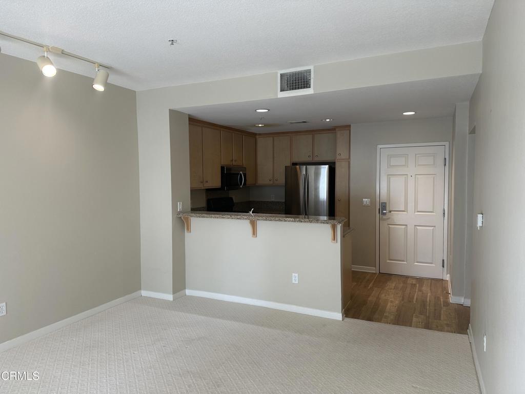 160 S Hudson Avenue 215