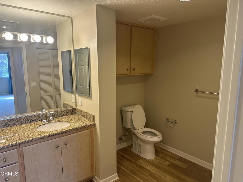 160 S Hudson Avenue 215