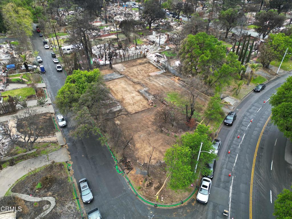 2717 N Raymond Avenue