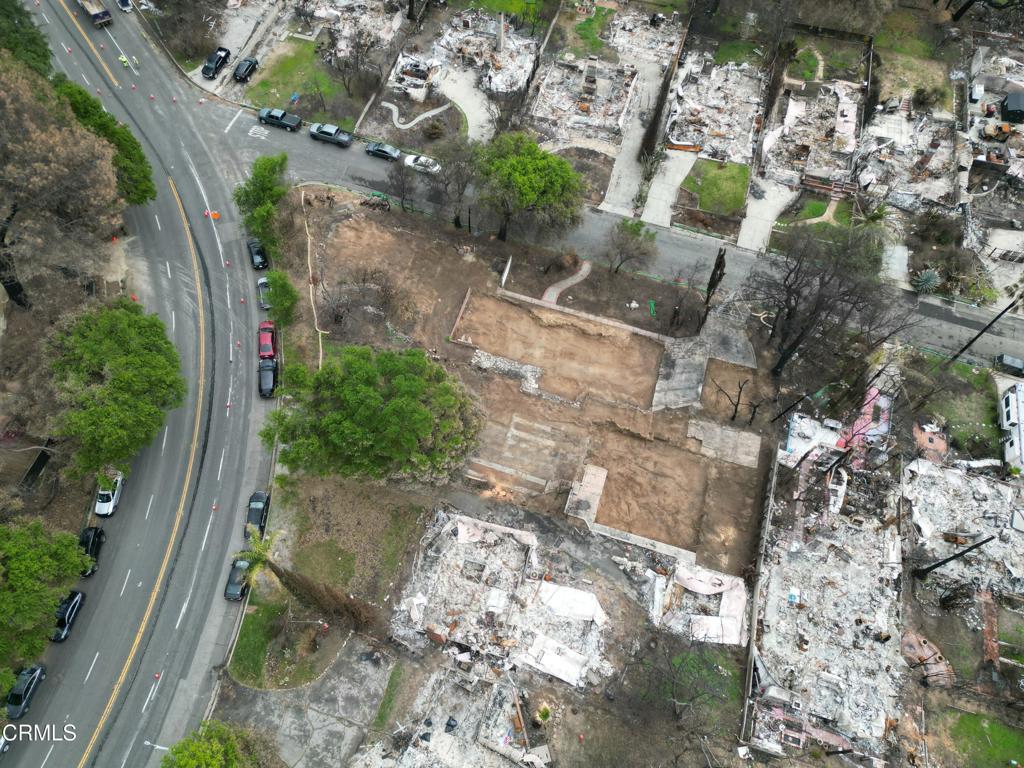 2717 N Raymond Avenue