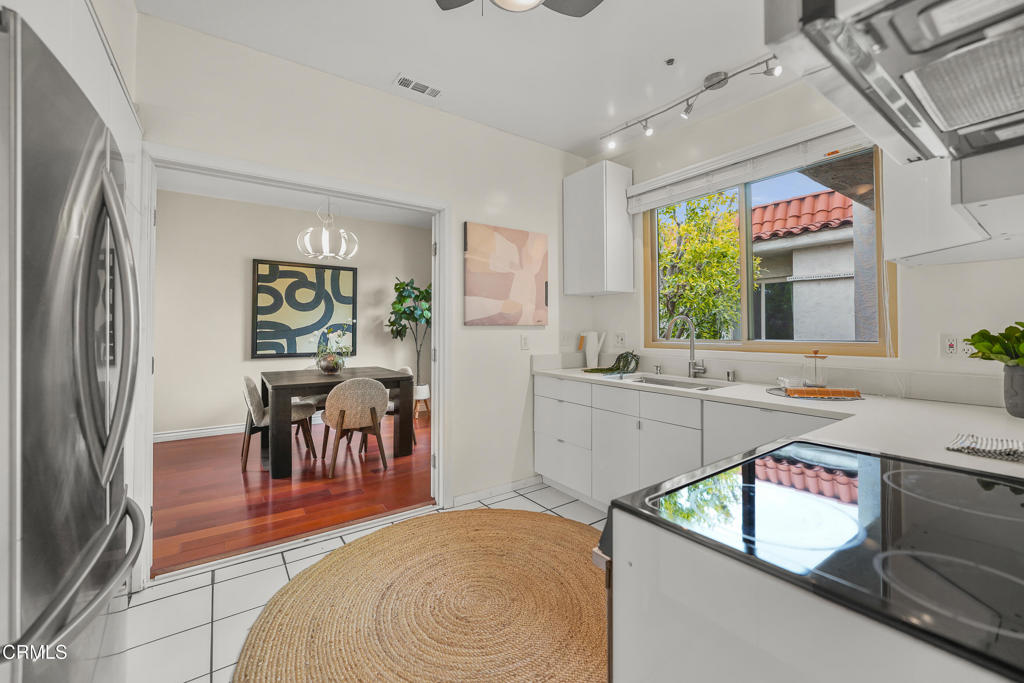 985 E California Boulevard 301