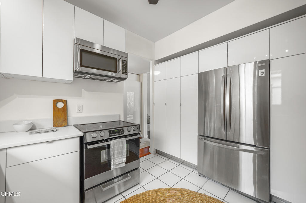 985 E California Boulevard 301