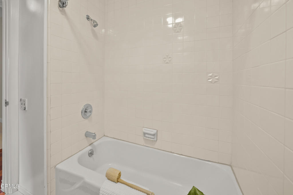 985 E California Boulevard 301