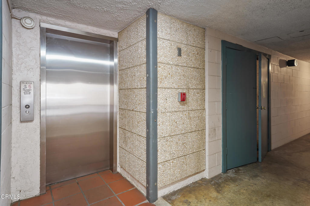 985 E California Boulevard 301