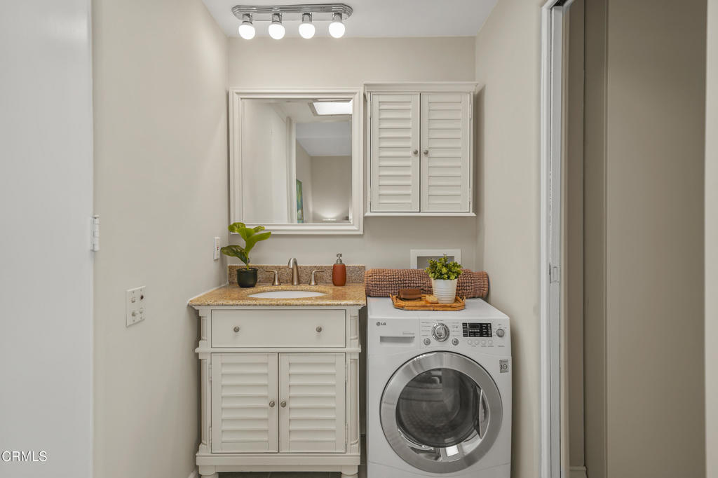 985 E California Boulevard 301