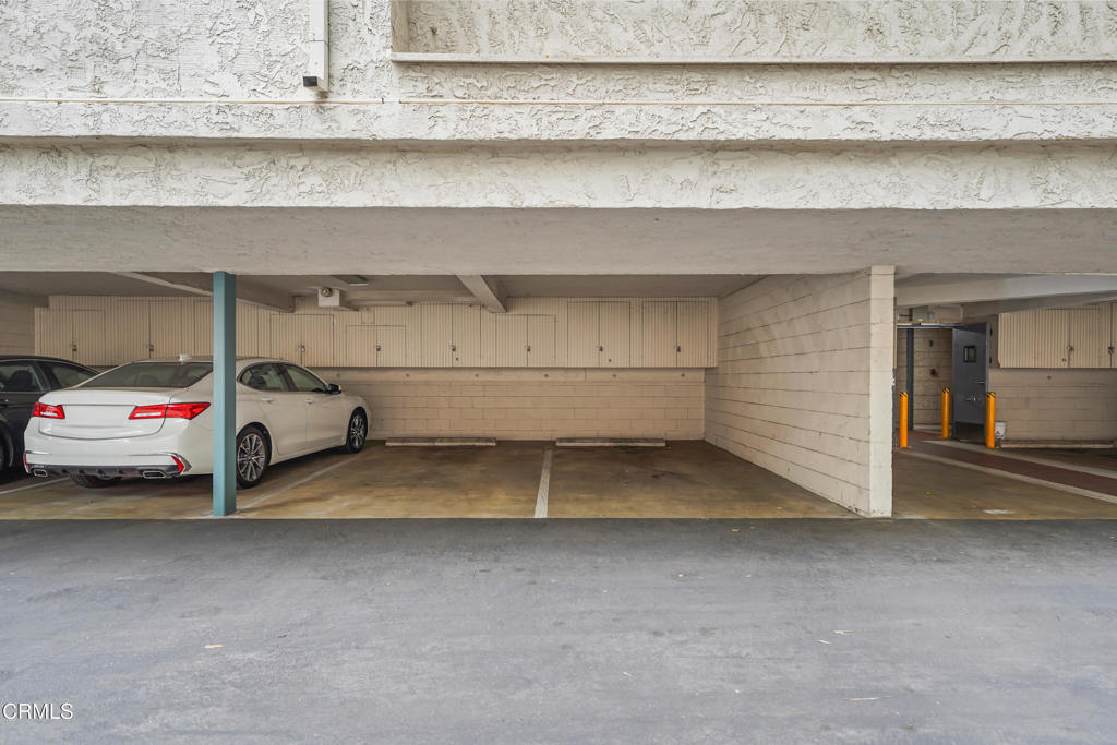 985 E California Boulevard 301