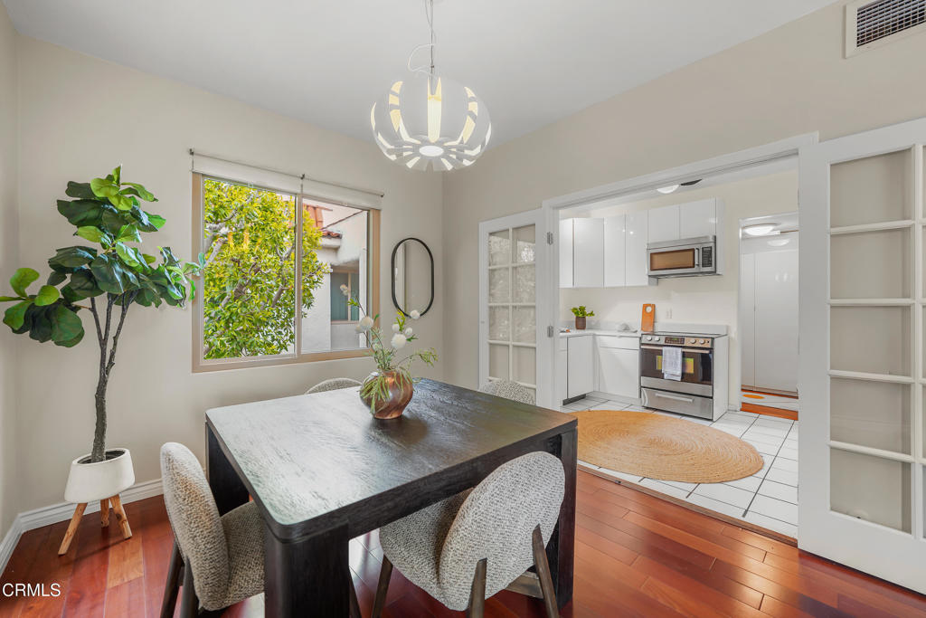 985 E California Boulevard 301