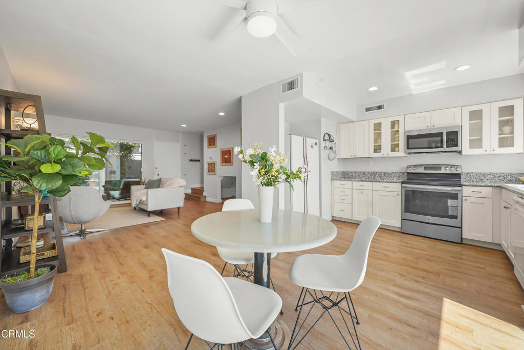 708 W Sierra Madre Boulevard 38