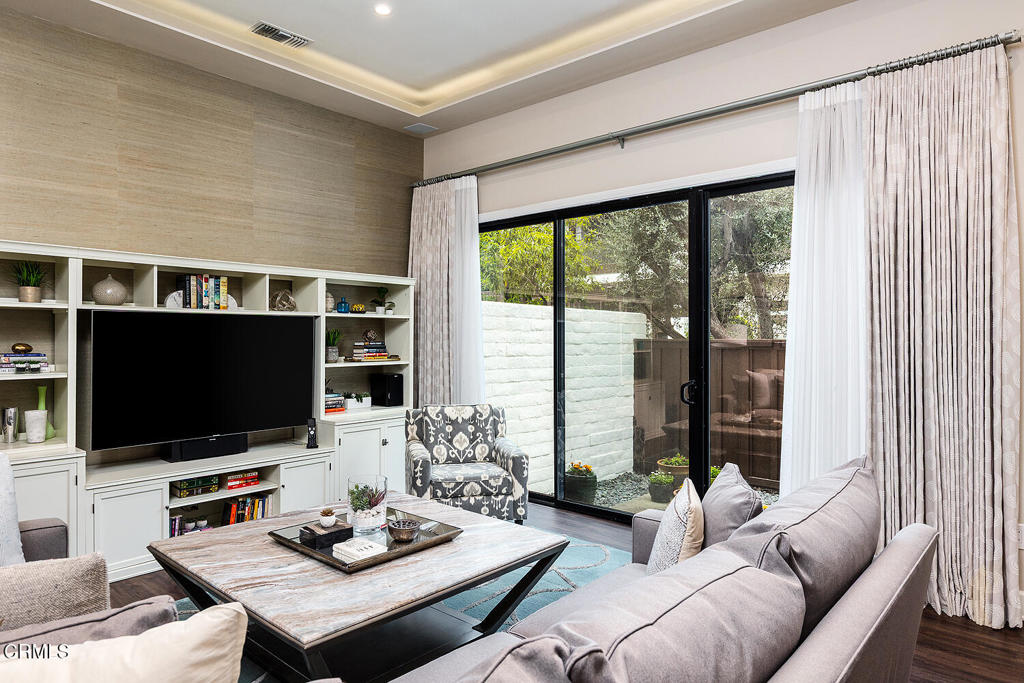 1202 Indiana Avenue 8