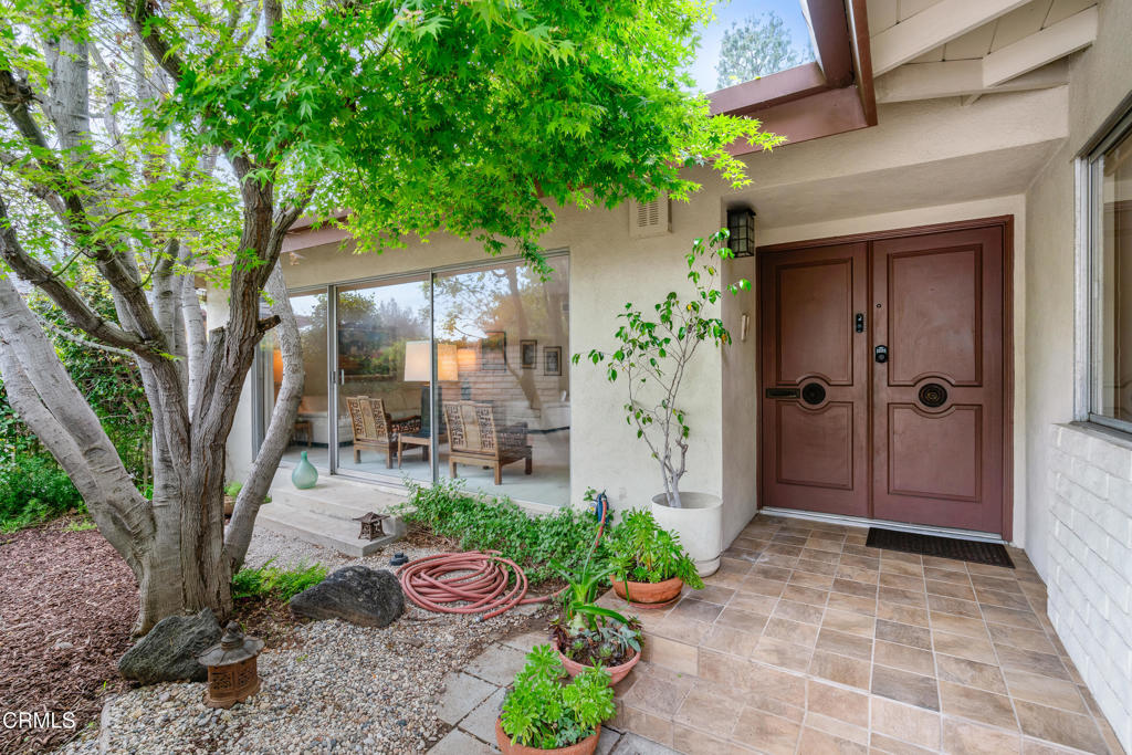 1743 Via Del Rey