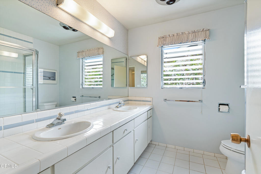 1743 Via Del Rey