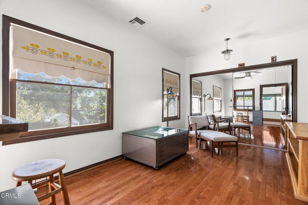 30 W Laurel Avenue