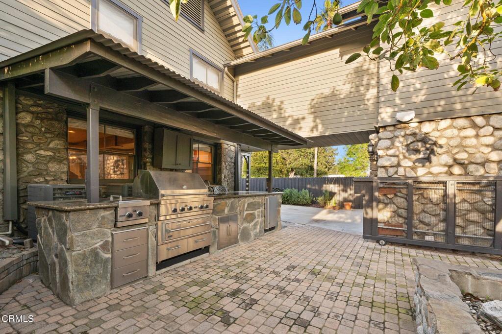 30 W Laurel Avenue