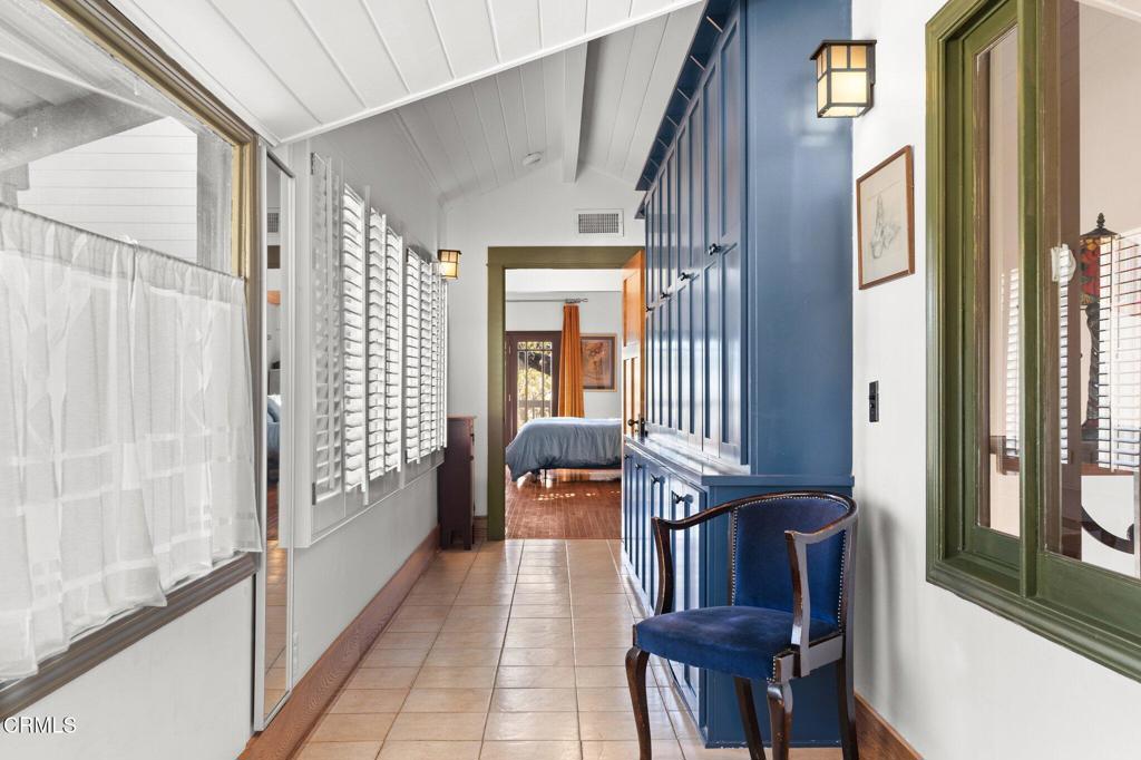 30 W Laurel Avenue