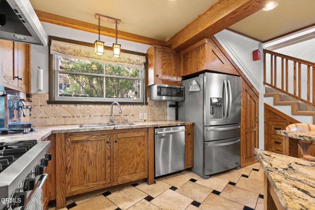 30 W Laurel Avenue