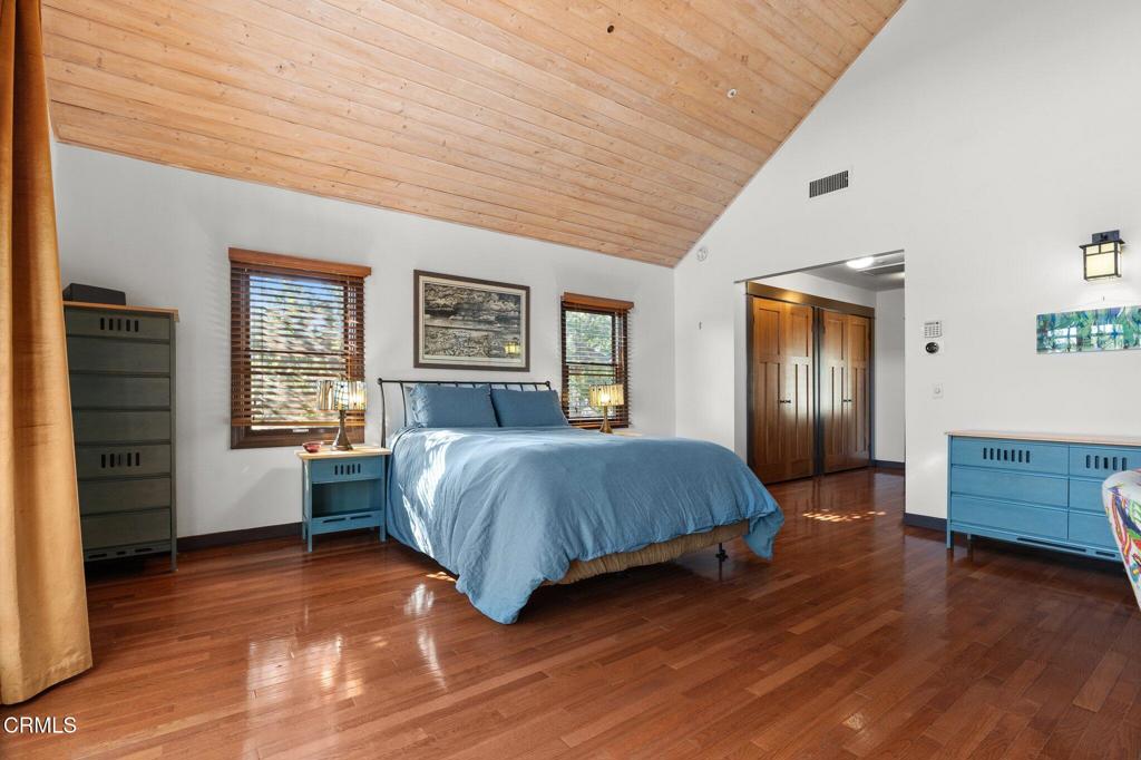 30 W Laurel Avenue