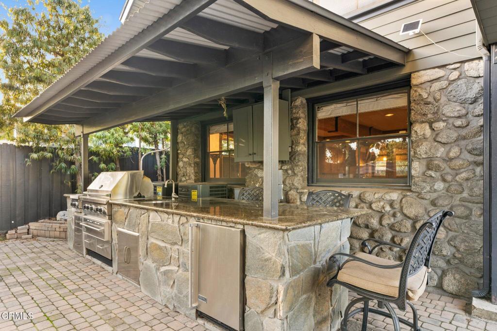 30 W Laurel Avenue