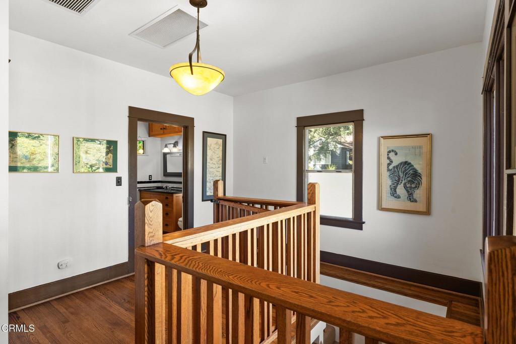 30 W Laurel Avenue