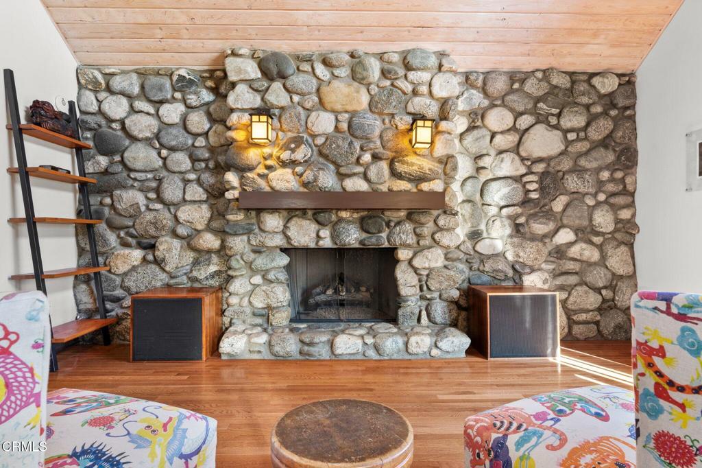 30 W Laurel Avenue