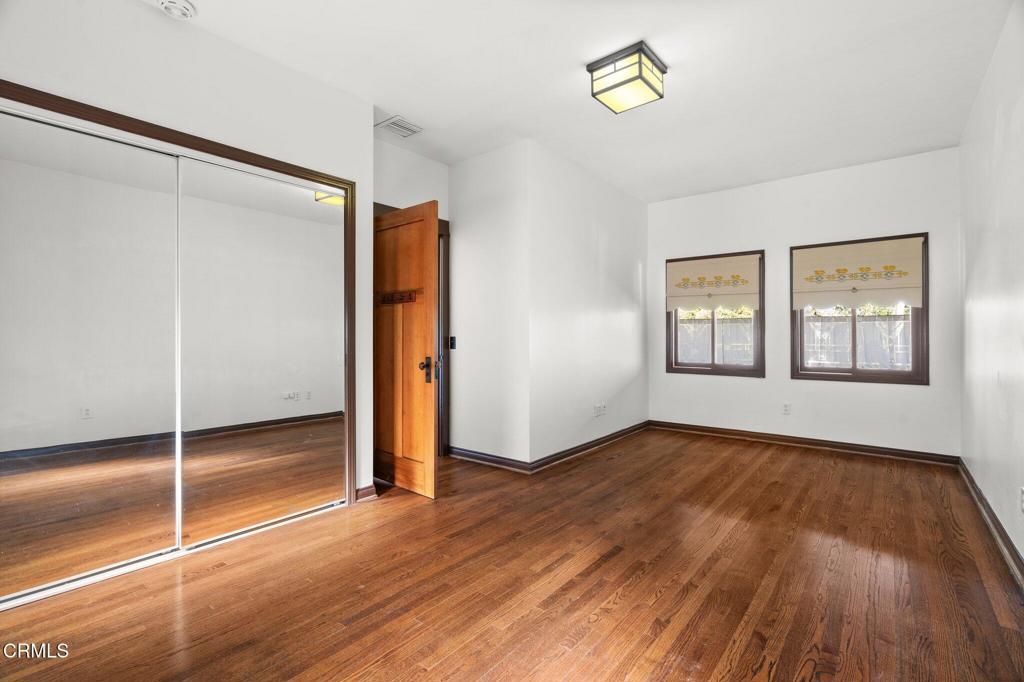 30 W Laurel Avenue