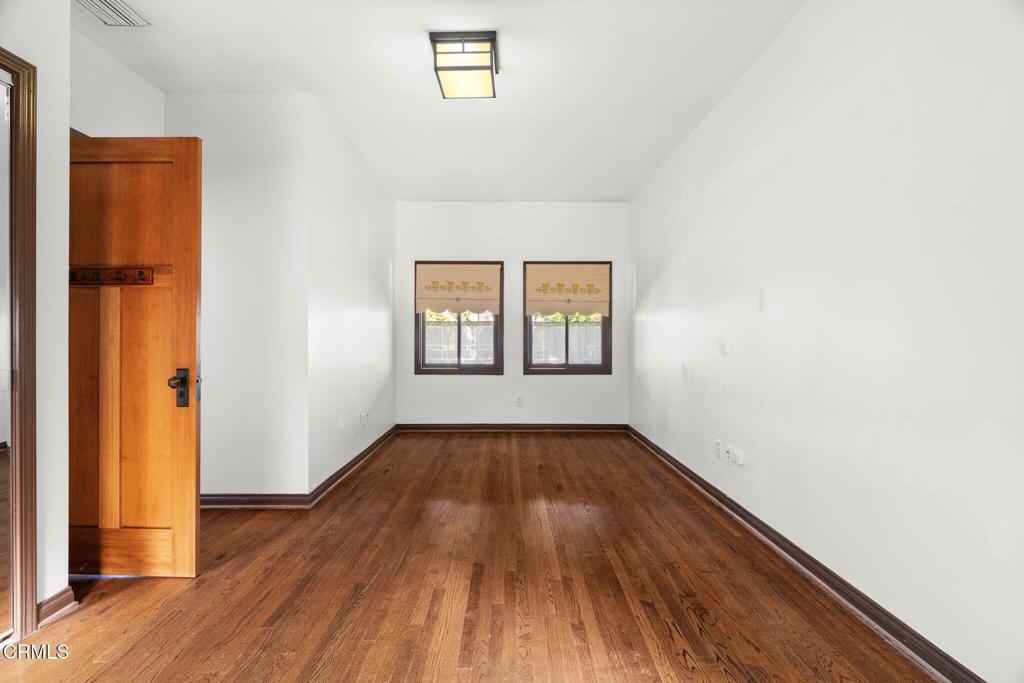 30 W Laurel Avenue
