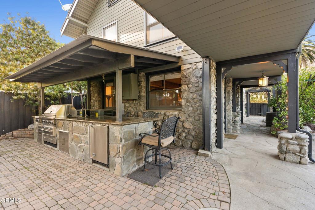 30 W Laurel Avenue