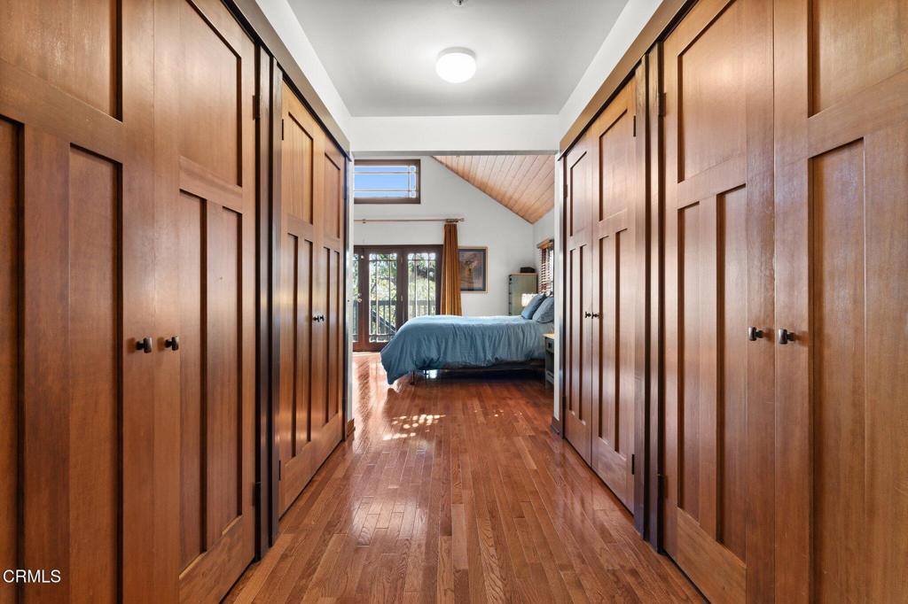 30 W Laurel Avenue