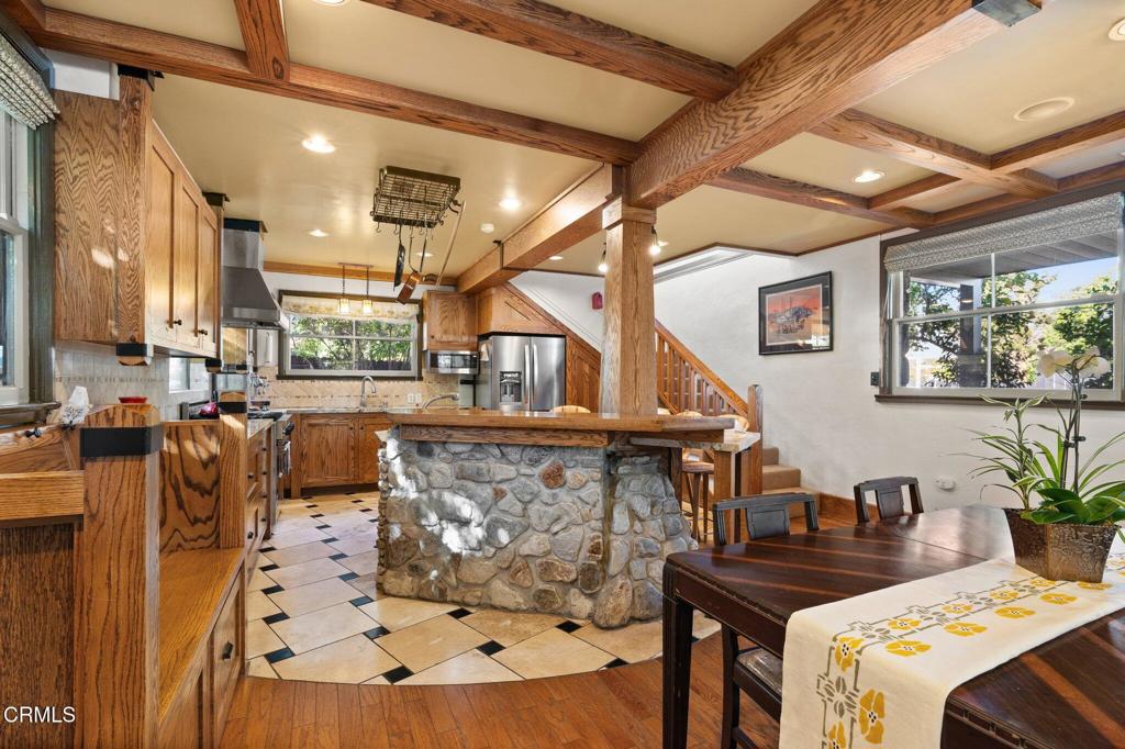 30 W Laurel Avenue