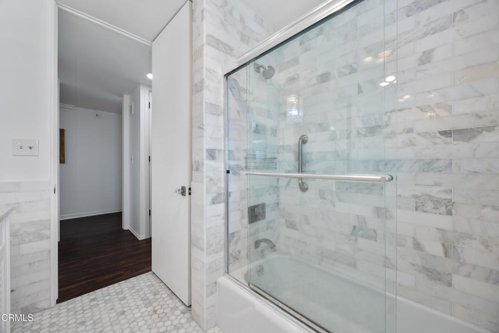 380 S Orange Grove Boulevard 6