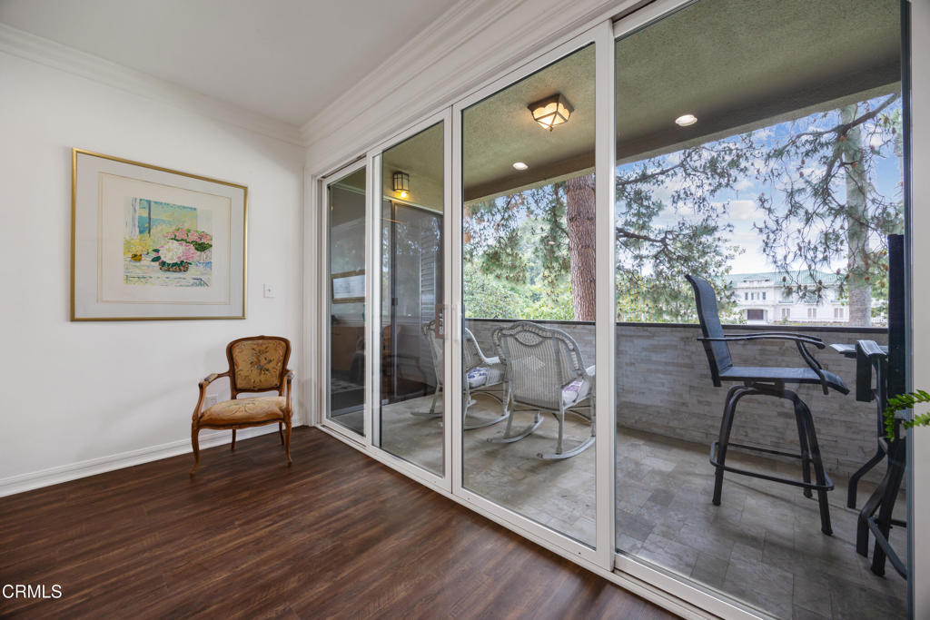 380 S Orange Grove Boulevard 6