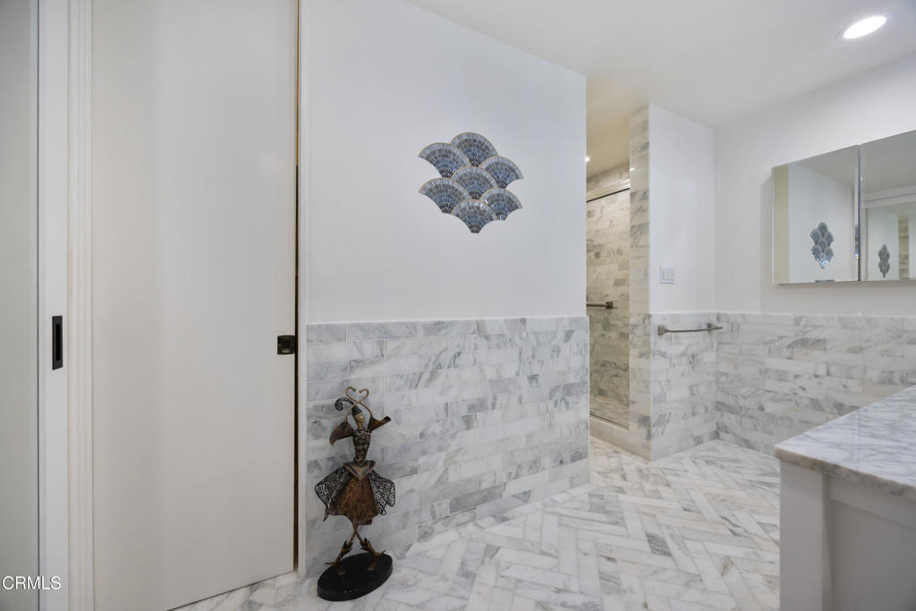 380 S Orange Grove Boulevard 6