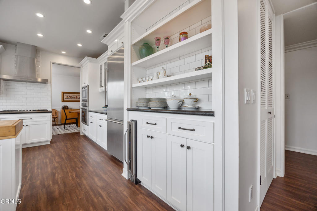 380 S Orange Grove Boulevard 6