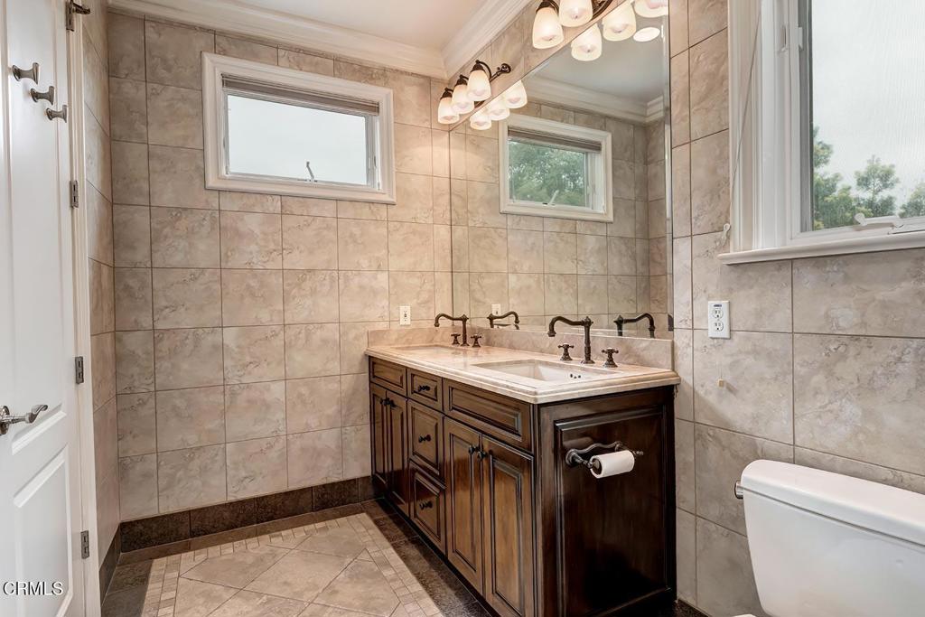 868 Braewood Court