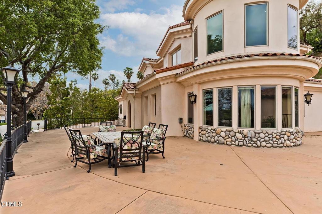 868 Braewood Court