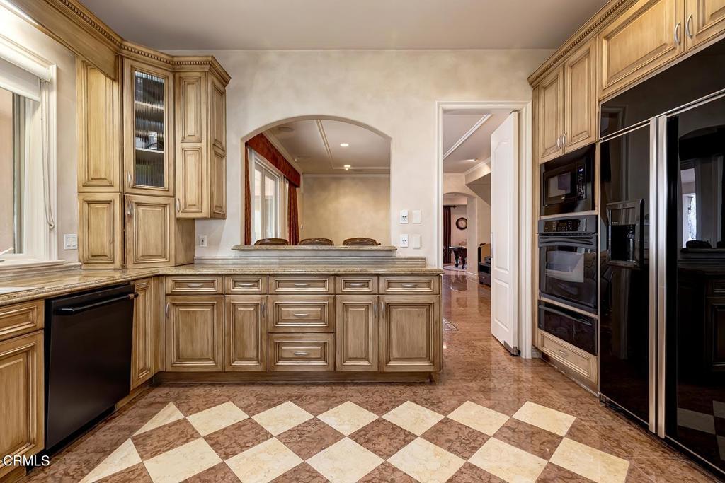 868 Braewood Court