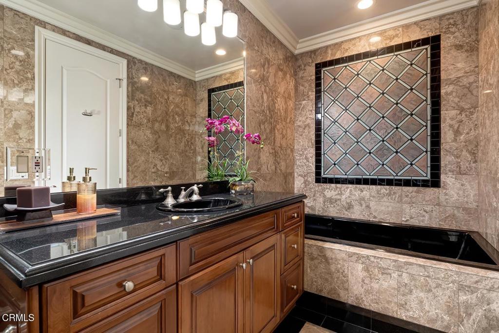 868 Braewood Court