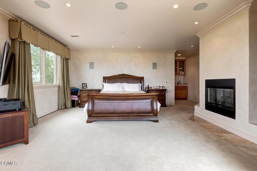 868 Braewood Court