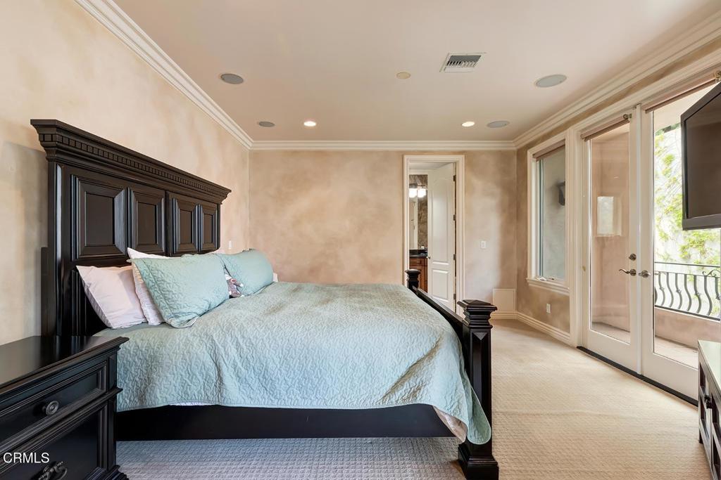 868 Braewood Court