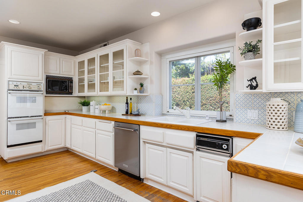 1220 Wentworth Avenue