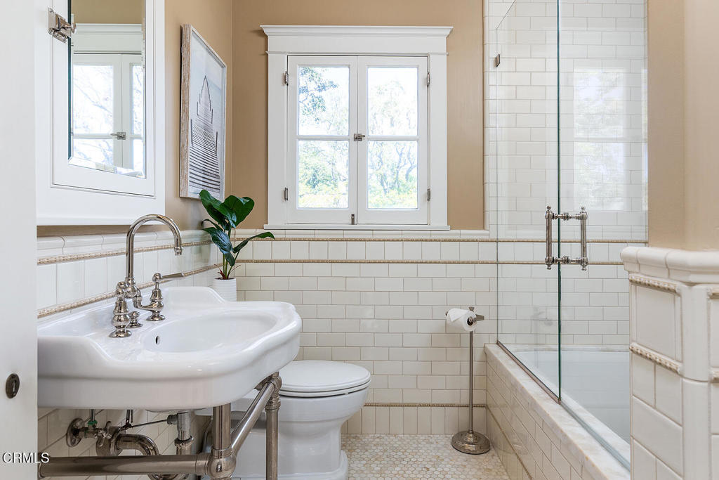 1220 Wentworth Avenue