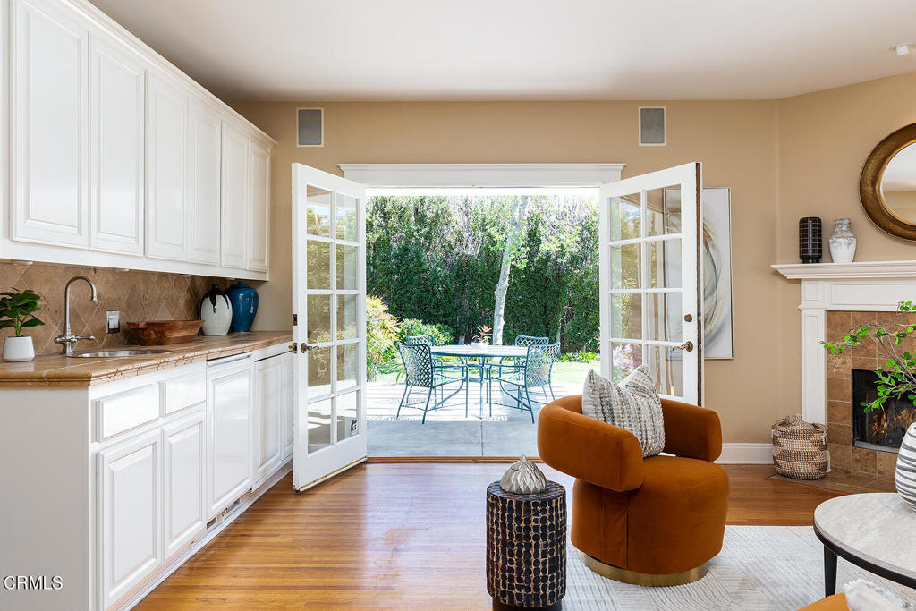 1220 Wentworth Avenue