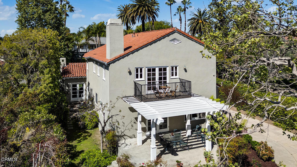 1220 Wentworth Avenue