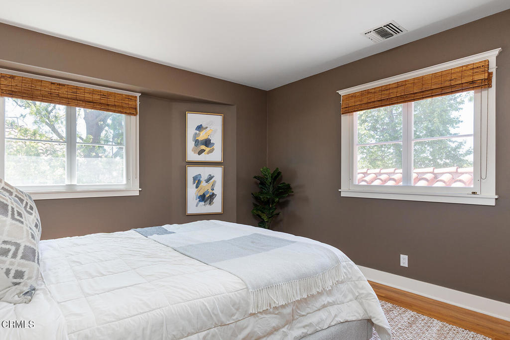 1220 Wentworth Avenue