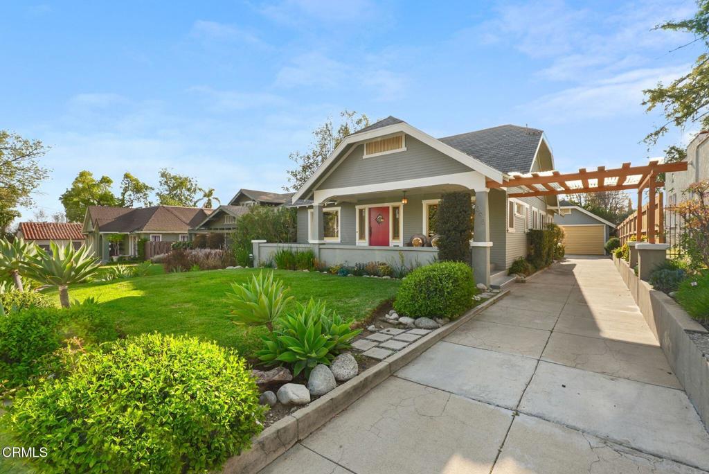 1393 N Mentor Avenue