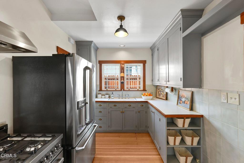 1393 N Mentor Avenue