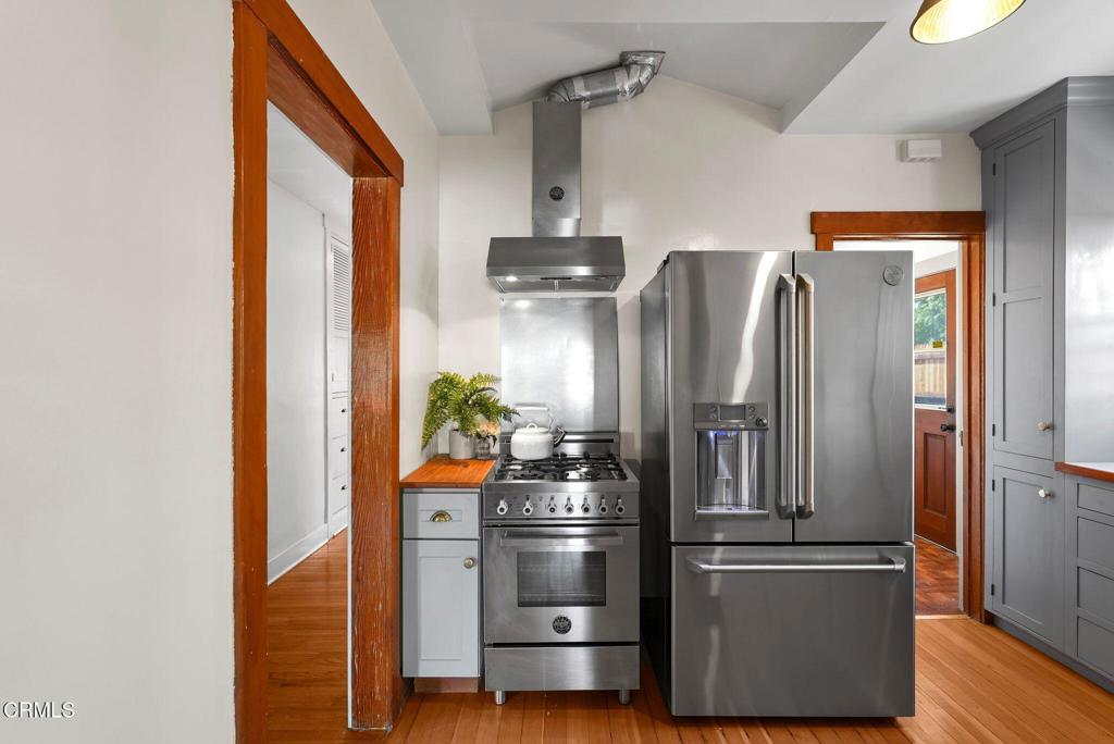 1393 N Mentor Avenue