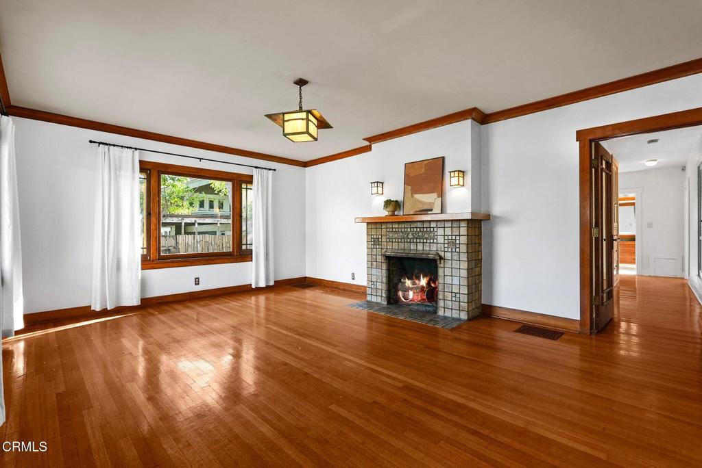 1393 N Mentor Avenue