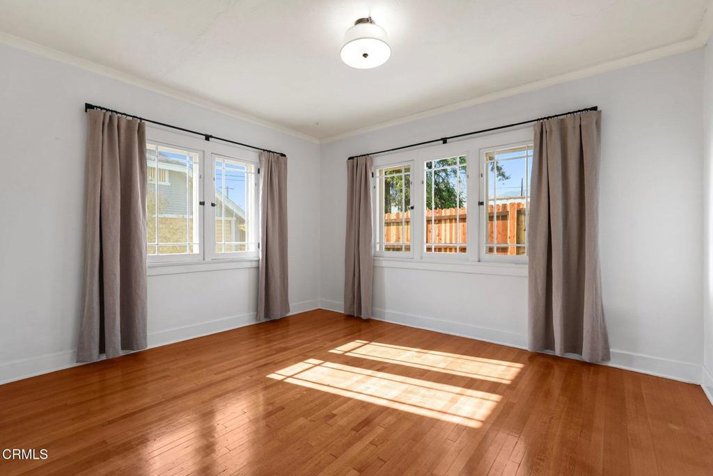 1393 N Mentor Avenue