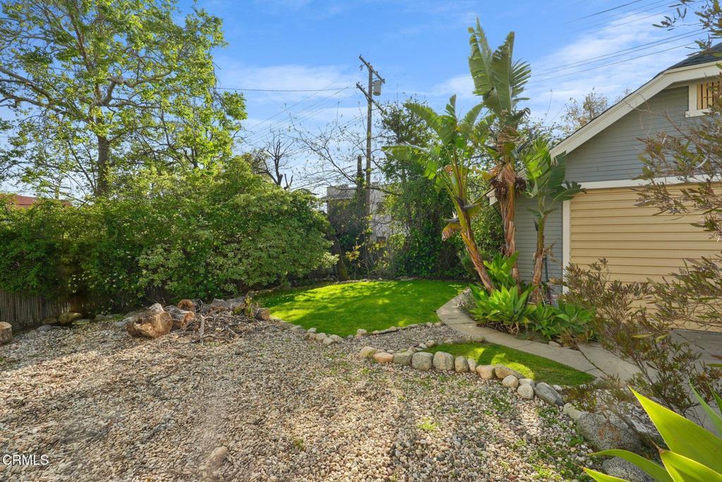 1393 N Mentor Avenue