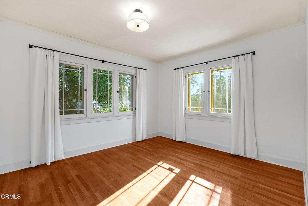 1393 N Mentor Avenue